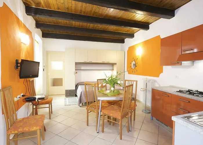 アパートホテル Residenza Pesce D'oro ヴェルバーニア